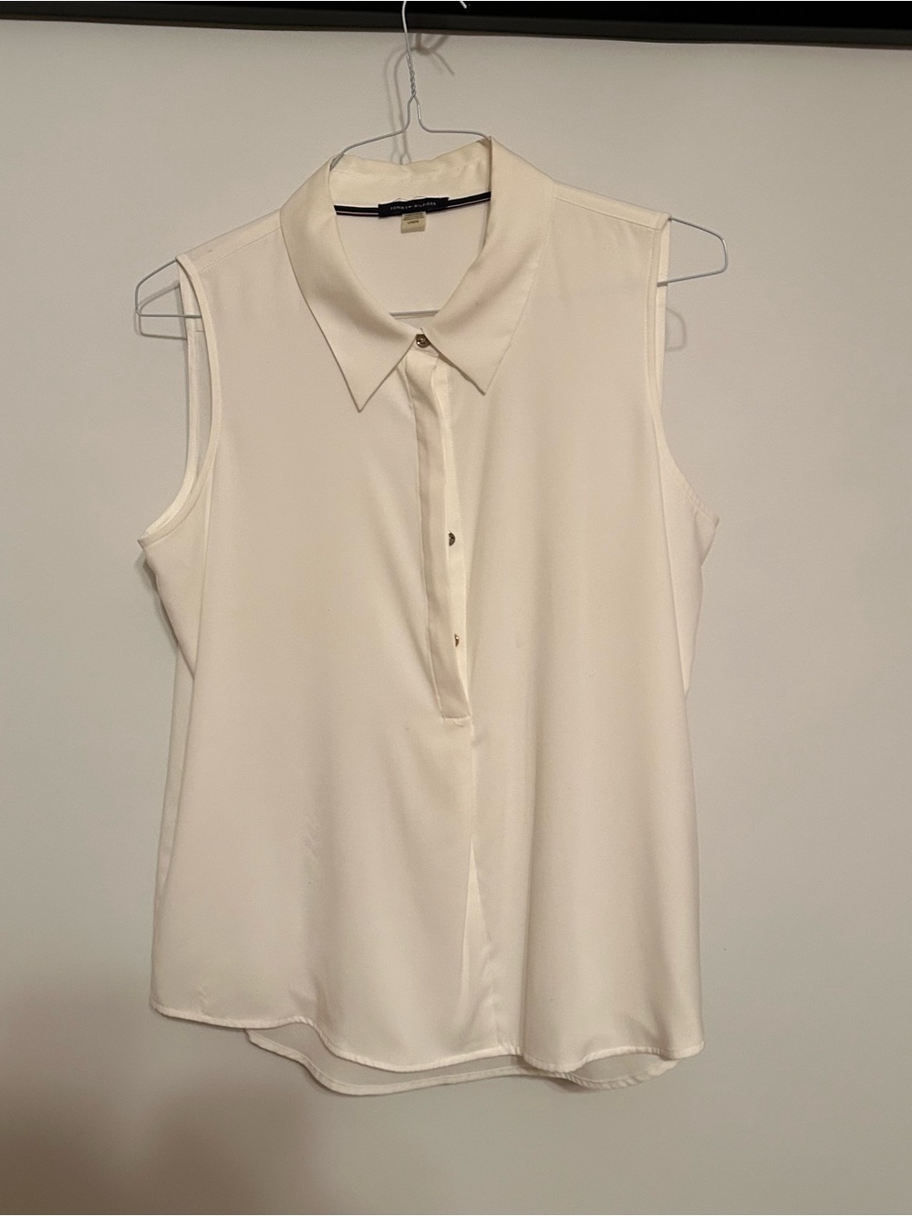 Tommy Hilfiger Sleeveless Button-Front Collared Camisole in Cream